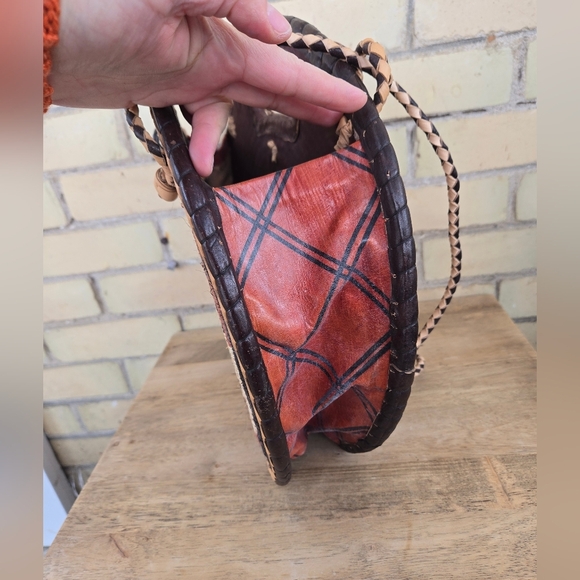 Vintage Leather Bag - Picture 10 of 11